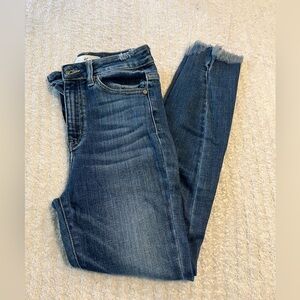 Size 3/25, KanCan distressed skinny jeans